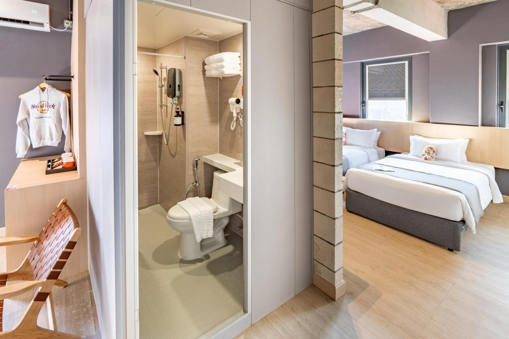 Brix Klia By Pinetree Hotel Sepang Bagian luar foto